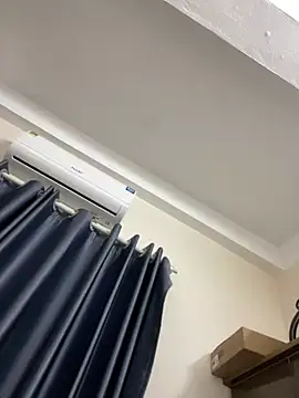 Snapshot of Louis_Baby chatting on 02.25.25 Louis Baby online show from 02.25.25