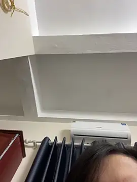 Snapshot of Louis_Baby chatting on 02.27.25 Louis Baby online show from 02.27.25