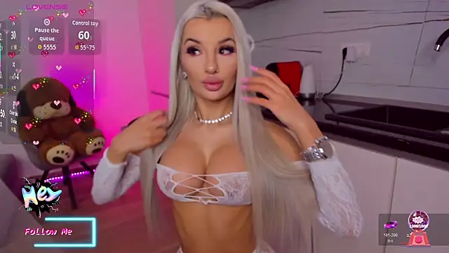 Snapshot of CelyneMay chatting on 01.15.26 CelyneMay online show from 01.15.26