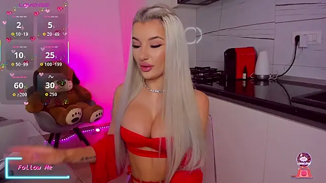 Snapshot of CelyneMay chatting on 01.19.26 CelyneMay online show from 01.19.26