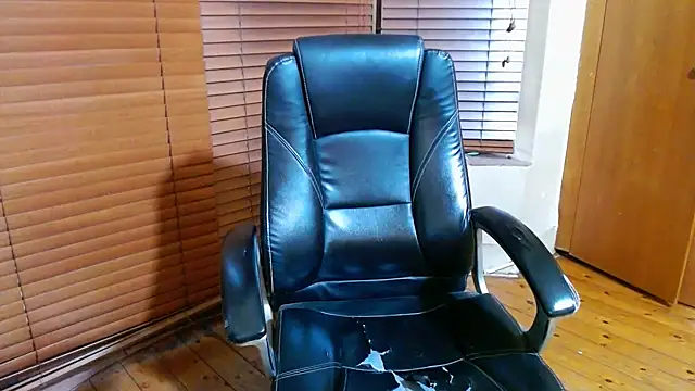 Foxy African online show from 10.16.25