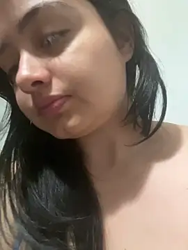 Stephania 18 online show from 02.17.25