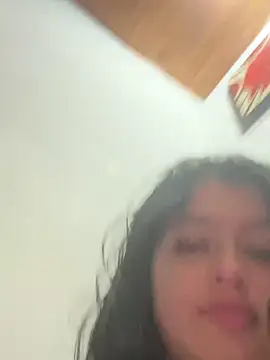 Stephania 18 online show from 02.18.25