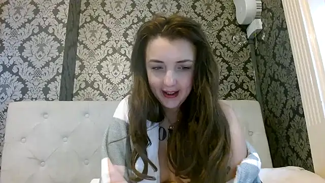 LucyLuxee19 online show from 01.20.25