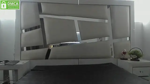 chrystal js online show from 02.05.26