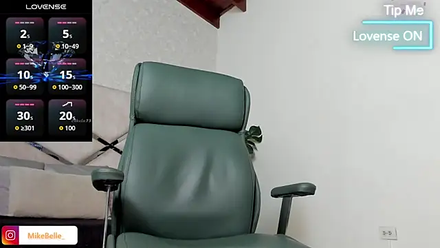 Snapshot of mike_belle chatting on 10.26.25 mike belle online show from 10.26.25