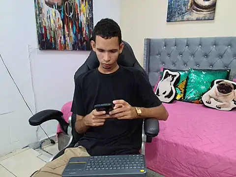 tonny 23cm  online show from 10.16.25