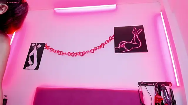 Snapshot of Little_Naughtty chatting on 02.15.25 Little Naughtty online show from 02.15.25