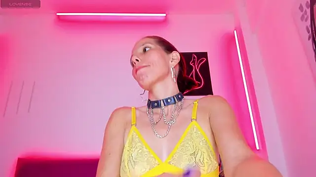 Snapshot of Little_Naughtty chatting on 03.19.25 Little Naughtty online show from 03.19.25