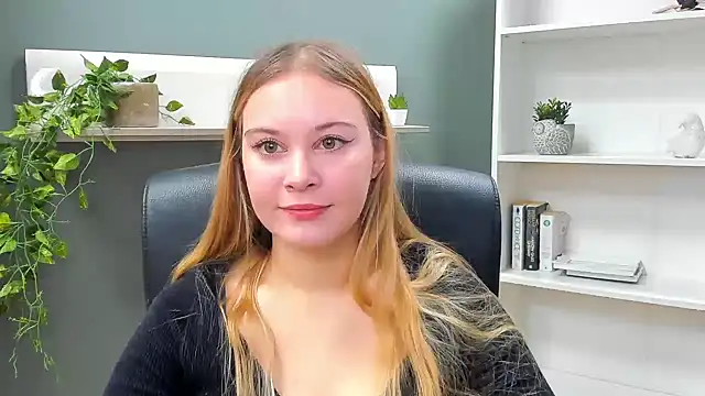 Snapshot of kitty_valeria chatting on 01.11.25 kitty valeria online show from 01.11.25