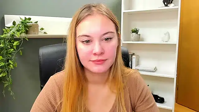 Snapshot of kitty_valeria chatting on 01.12.25 kitty valeria online show from 01.12.25