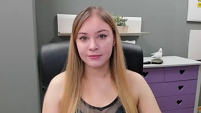 Snapshot of kitty_valeria chatting on 02.09.25 kitty valeria online show from 02.09.25