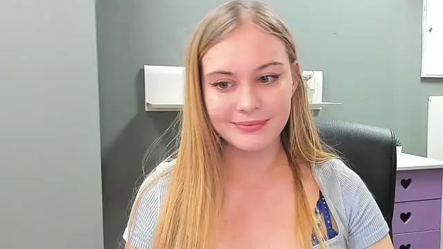 Snapshot of kitty_valeria chatting on 02.16.25 kitty valeria online show from 02.16.25