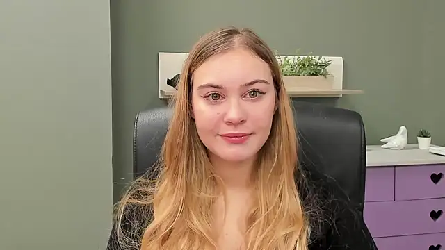 Snapshot of kitty_valeria chatting on 02.23.25 kitty valeria online show from 02.23.25