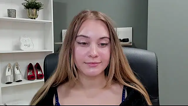 Snapshot of kitty_valeria chatting on 10.12.25 kitty valeria online show from 10.12.25