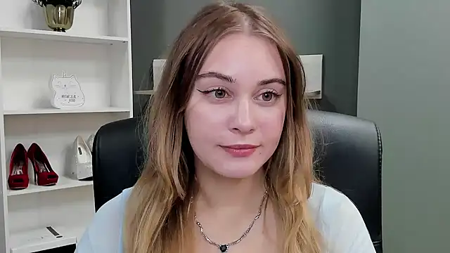 Snapshot of kitty_valeria chatting on 11.09.25 kitty valeria online show from 11.09.25