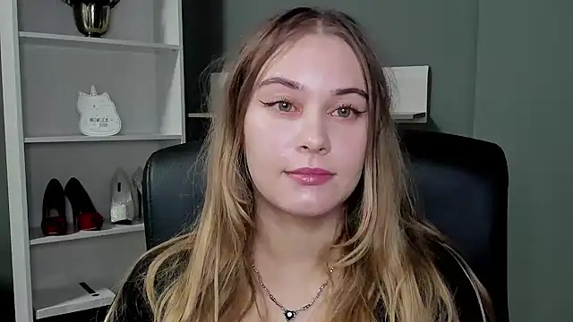 Snapshot of kitty_valeria chatting on 11.10.25 kitty valeria online show from 11.10.25