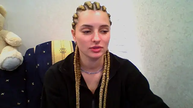 lady olivia  online show from 10.11.25