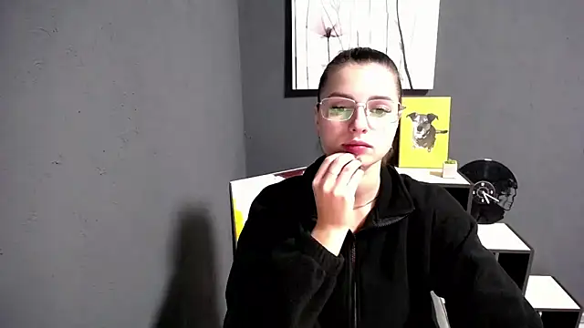 lady olivia  online show from 11.11.25