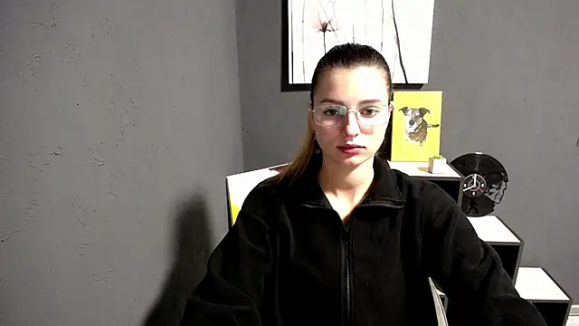 Snapshot of lady_olivia_ chatting on 12.18.25 lady olivia online show from 12.18.25