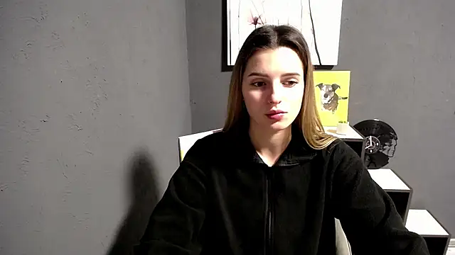 Snapshot of lady_olivia_ chatting on 12.20.25 lady olivia online show from 12.20.25