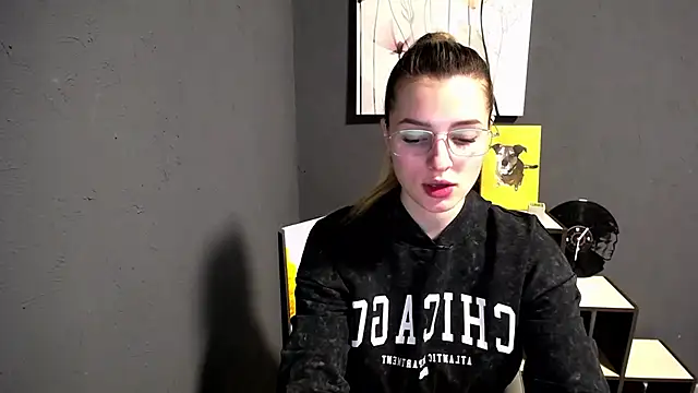 Snapshot of lady_olivia_ chatting on 02.27.26 lady olivia online show from 02.27.26