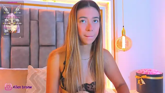 Snapshot of elianabrown chatting on 10.24.25 elianabrown online show from 10.24.25