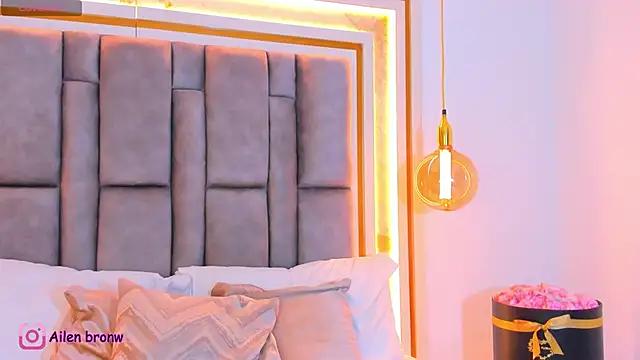 Snapshot of elianabrown chatting on 11.07.25 elianabrown online show from 11.07.25