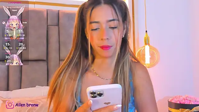 Snapshot of elianabrown chatting on 12.13.25 elianabrown online show from 12.13.25