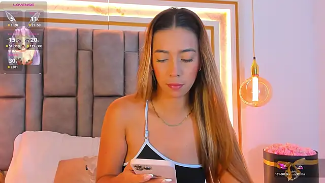 Snapshot of elianabrown chatting on 12.16.25 elianabrown online show from 12.16.25