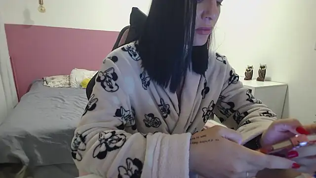 Snapshot of YasmimBrasil chatting on 06.17.26 YasmimBrasil online show from 06.17.26