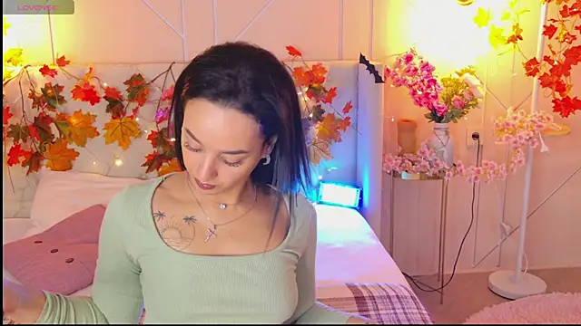 Lolly Neal online show from 11.11.25