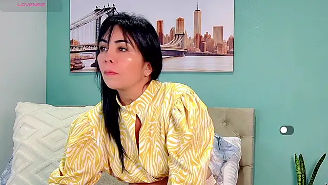 yanella fire online show from 02.04.26