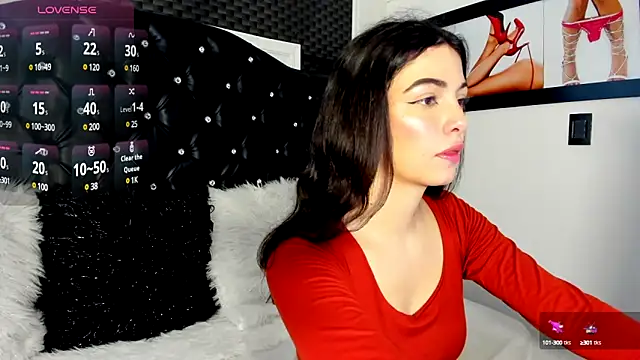 Snapshot of diana_queen_ chatting on 01.13.25 diana queen online show from 01.13.25