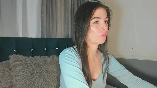 Snapshot of diana_queen_ chatting on 01.11.26 diana queen online show from 01.11.26