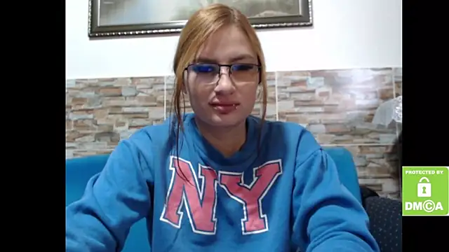 Snapshot of alice_trinity chatting on 09.10.25 alice trinity online show from 09.10.25