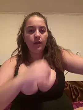 Snapshot of yzabell18 chatting on 11.30.25 yzabell18 online show from 11.30.25