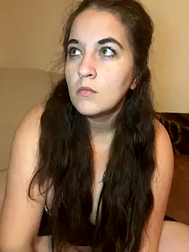 Snapshot of yzabell18 chatting on 12.15.25 yzabell18 online show from 12.15.25