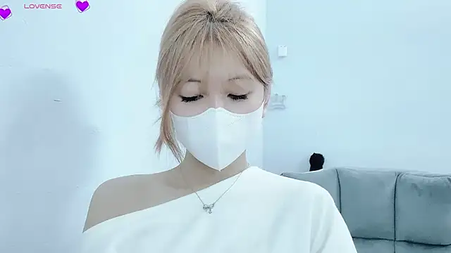 Snapshot of tanhxiu chatting on 02.21.25 tanhxiu online show from 02.21.25