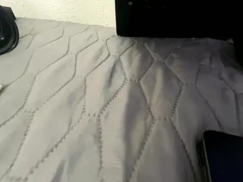 Snapshot of femboyxx69 chatting on 04.15.26 femboyxx69 online show from 04.15.26