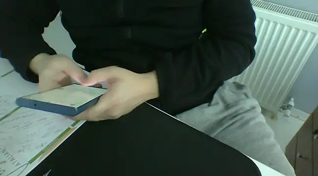 Snapshot of Koraymoray15 chatting on 02.13.25 Koraymoray15 online show from 02.13.25