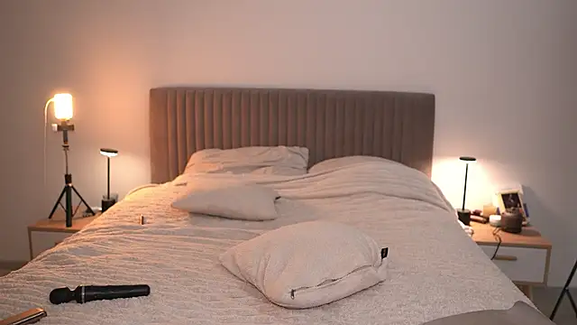 arielbell  online show from 04.22.26