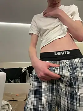 Snapshot of xxtwinkxxx chatting on 02.14.26 xxtwinkxxx online show from 02.14.26