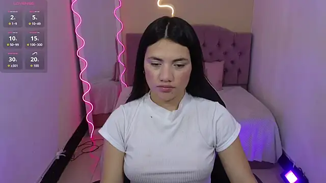 Snapshot of Chiara_tay chatting on 11.23.25 Chiara tay online show from 11.23.25