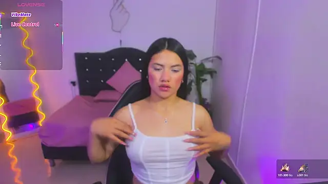 Snapshot of Chiara_tay chatting on 12.03.25 Chiara tay online show from 12.03.25