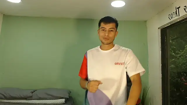 Snapshot of danielitopapuu chatting on 02.10.26 danielitopapuu online show from 02.10.26