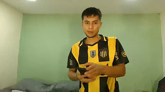 Snapshot of danielitopapuu chatting on 02.11.26 danielitopapuu online show from 02.11.26