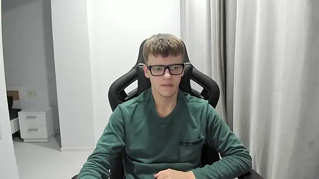 Snapshot of Tomas_Shelbi chatting on 01.13.25 Tomas Shelbi online show from 01.13.25