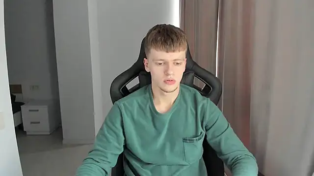 Snapshot of Tomas_Shelbi chatting on 01.26.25 Tomas Shelbi online show from 01.26.25