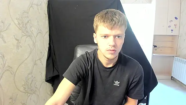 Snapshot of Tomas_Shelbi chatting on 09.20.25 Tomas Shelbi online show from 09.20.25